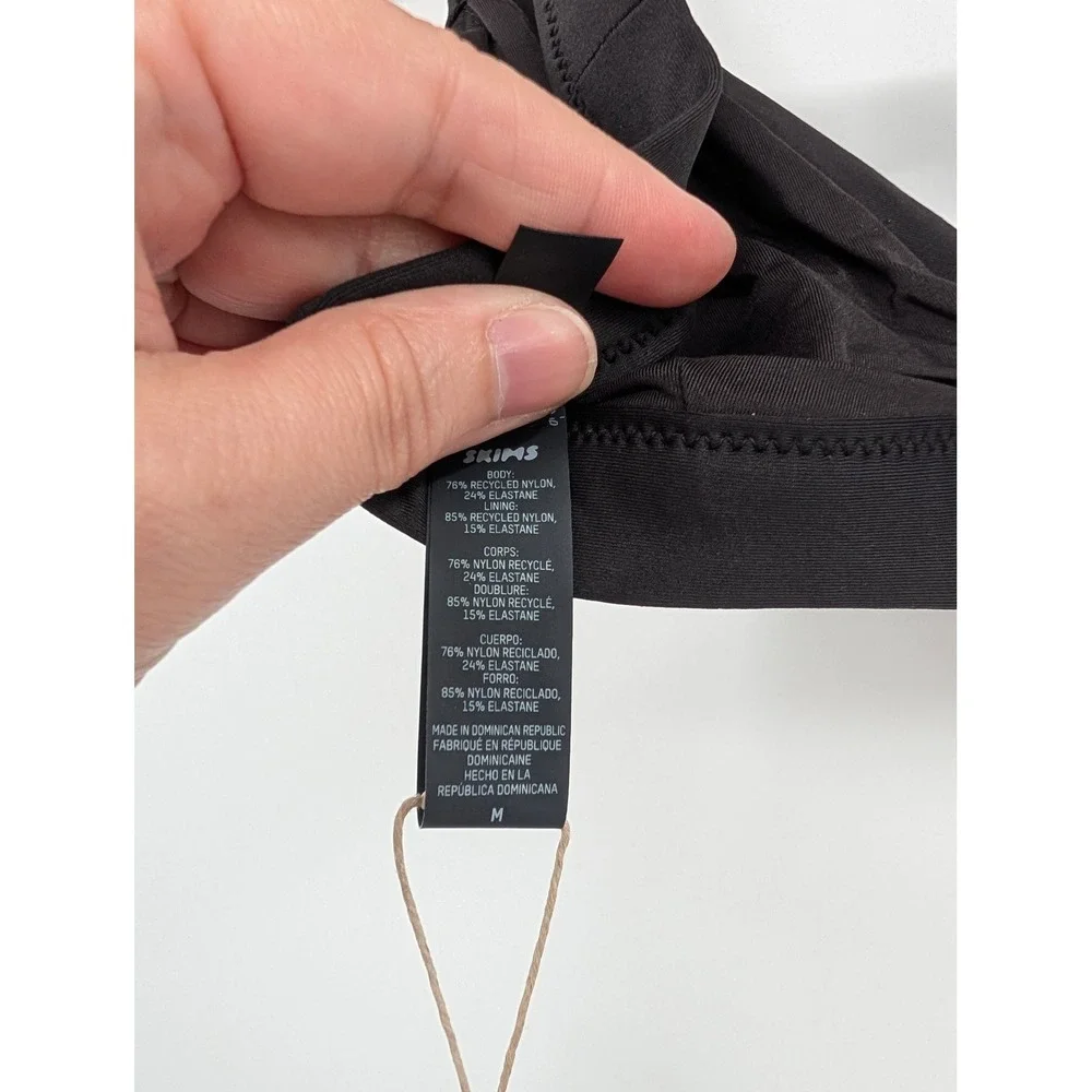 Skims Signature Swim Fixed‎ Triangle Top black NWT Women's sz Medium